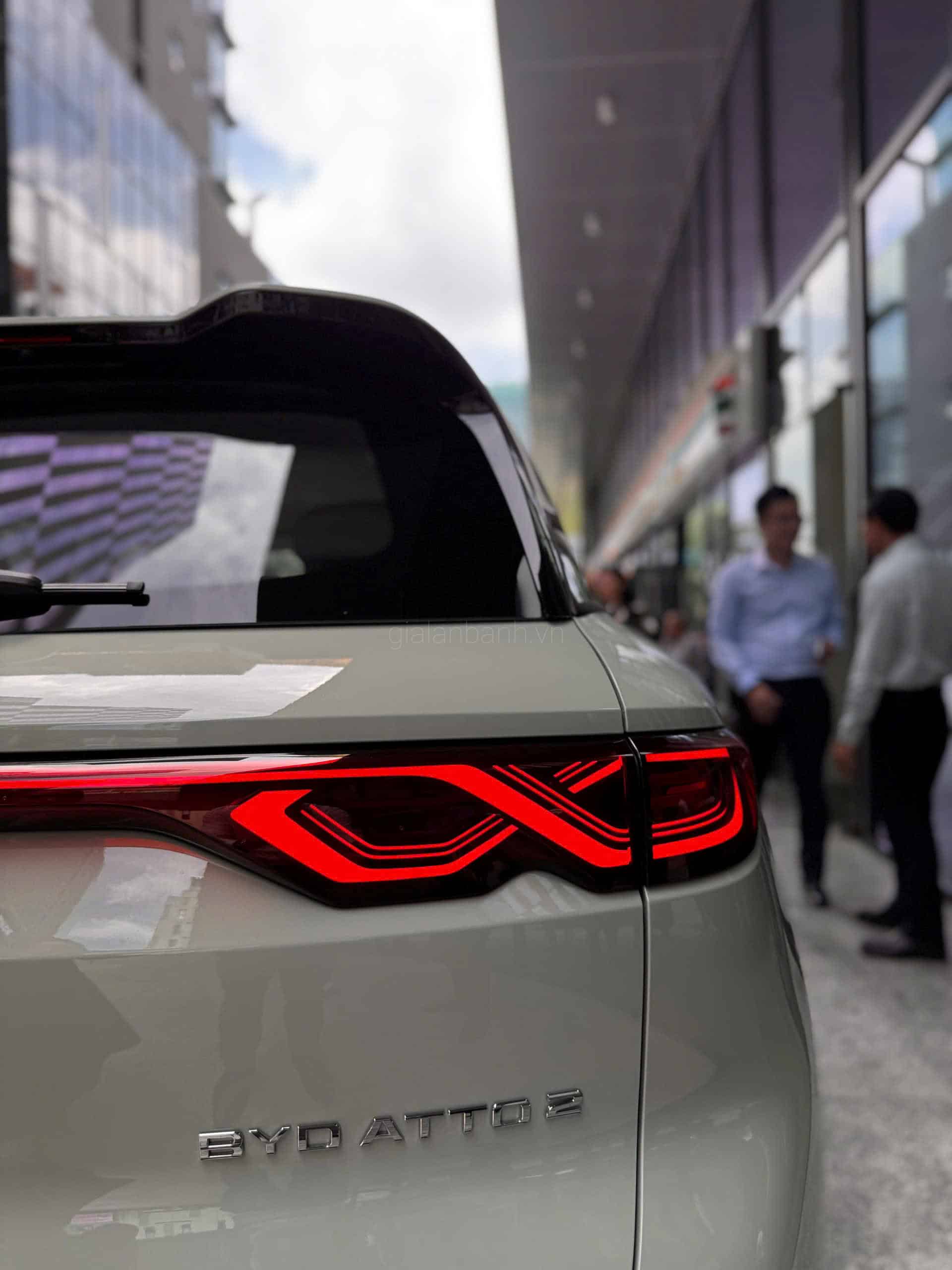 Đèn sau byd atto 2