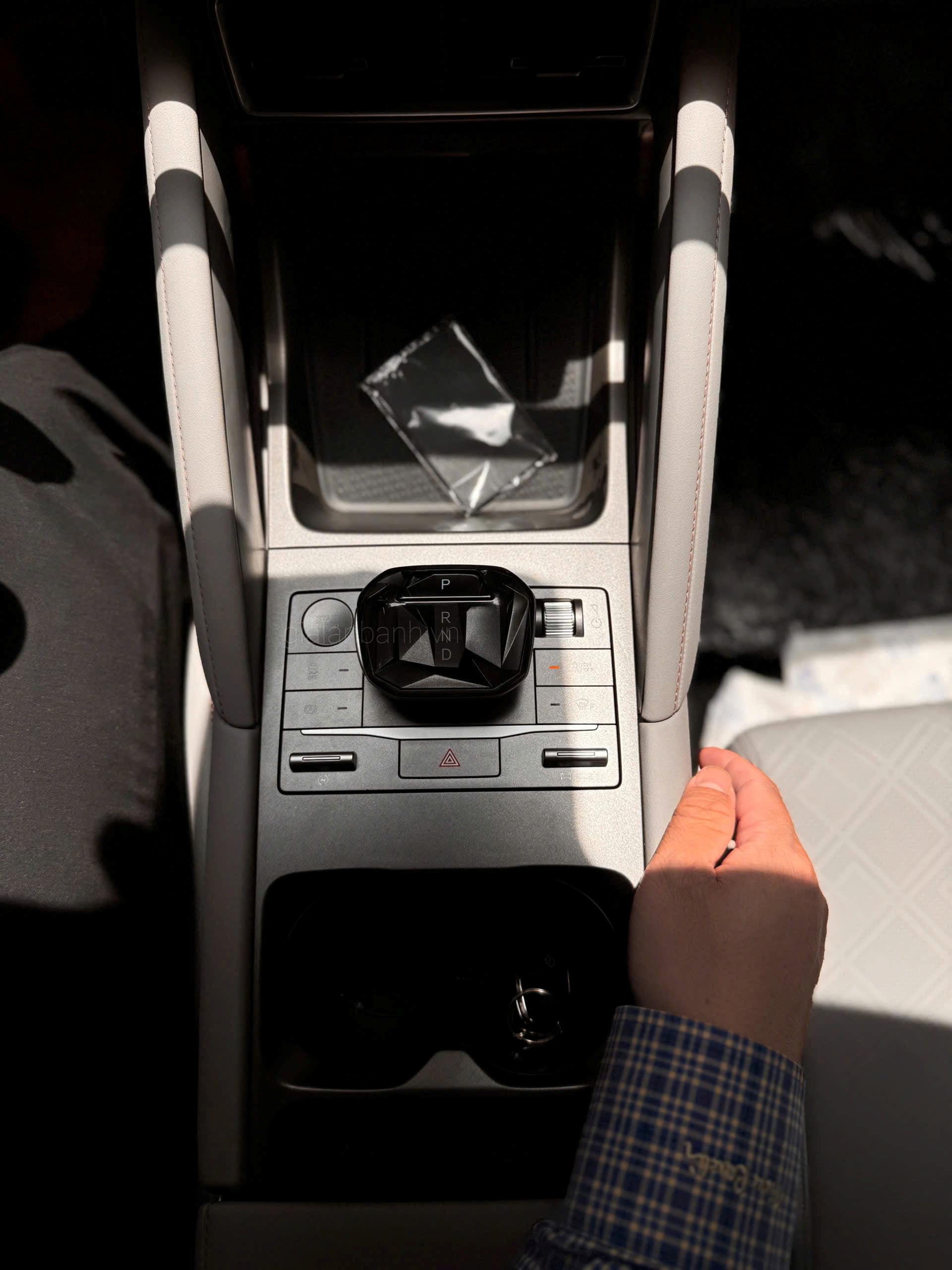 Hộc đựng đồ BYD Atto 2